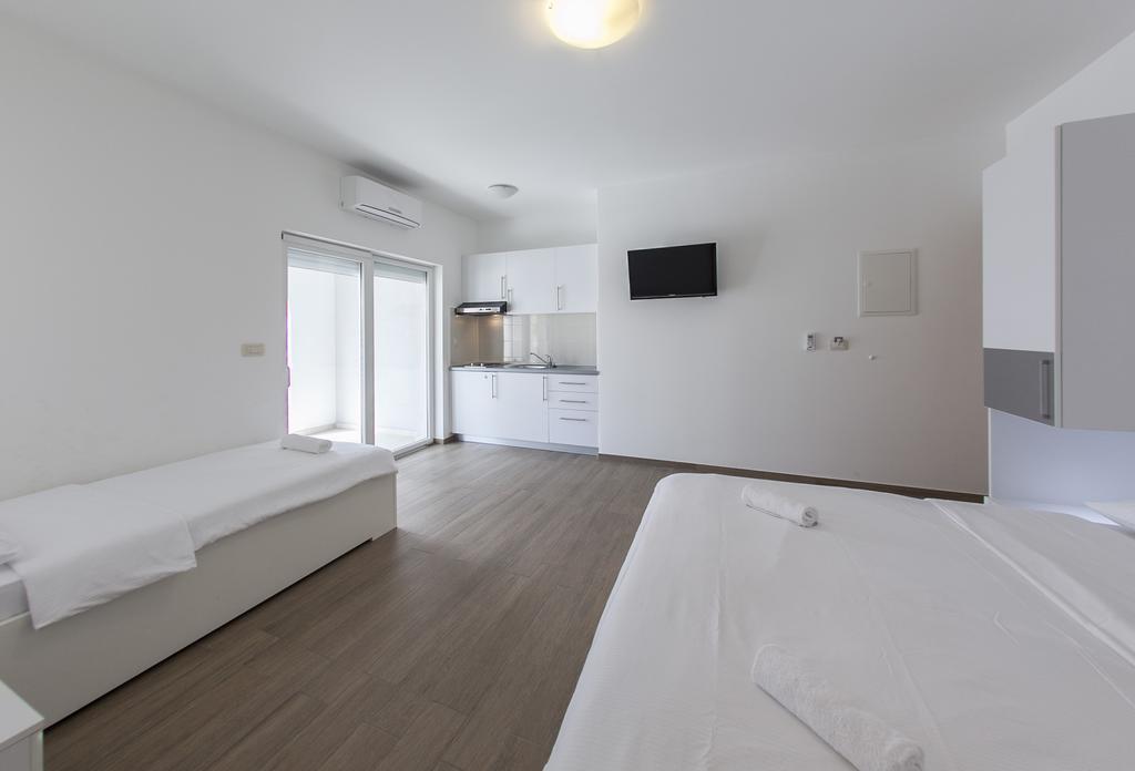 Villa Klara Apartments Башка-Вода Екстер'єр фото